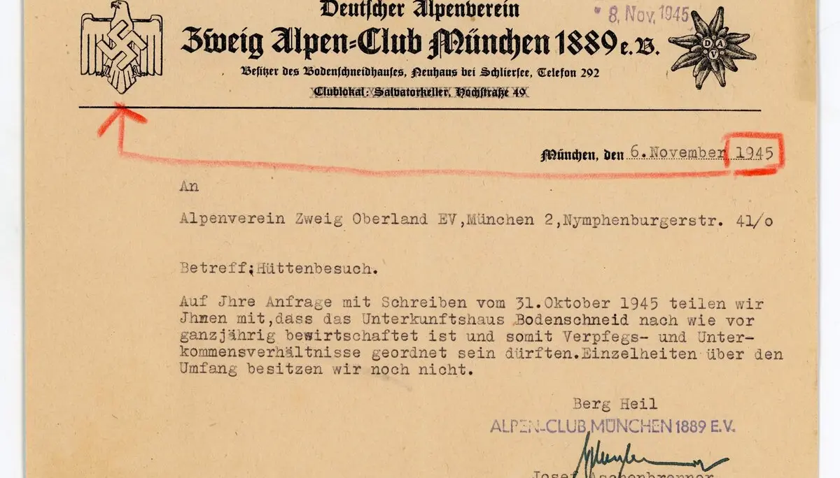 Briefkopf des Alpenvereins war ein halbes Jahr nach dem offiziellen Kriegsende noch mit Hakenkreuz versehen. | © DAV / Archiv